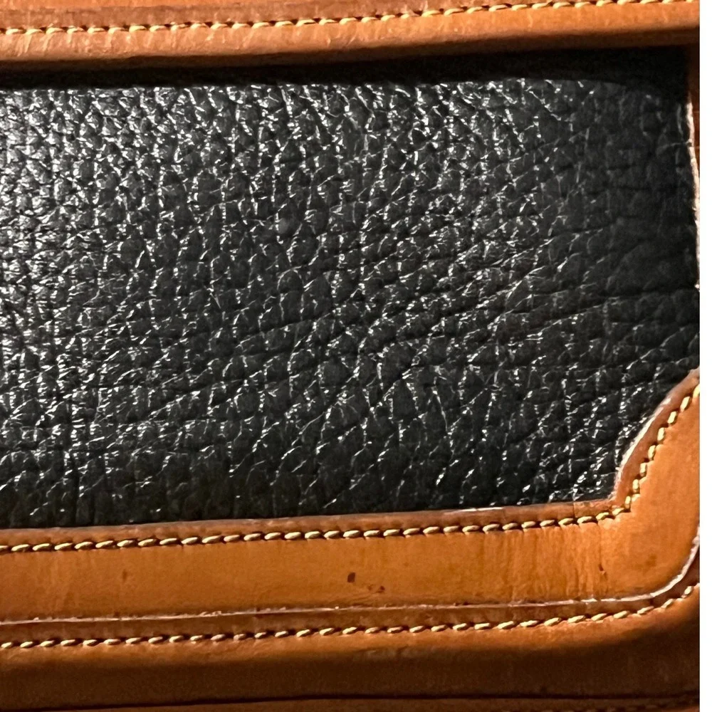 Vintage Dooney & Bourke  All Weather Black Tan‎ Pebbled Lg Carrier Messenger